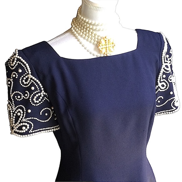 Vintage 1980’s Pearl Sleeved Dress.   B10 - Picture 2 of 16